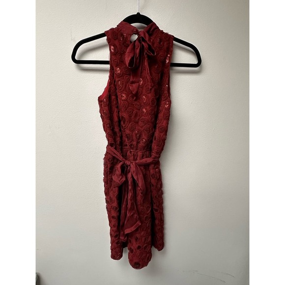 Beautiful red with sequin size 0 dress - Picture 3 of 6